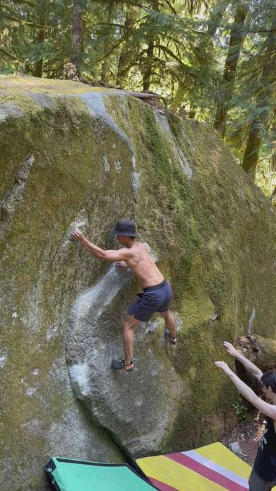 Yin Yang v7, Index - Beta Video from cc.climbs.rocks