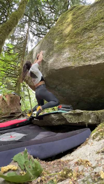 Rub-a-dub-dub v4, Squamish - Beta Video from mountainmarie