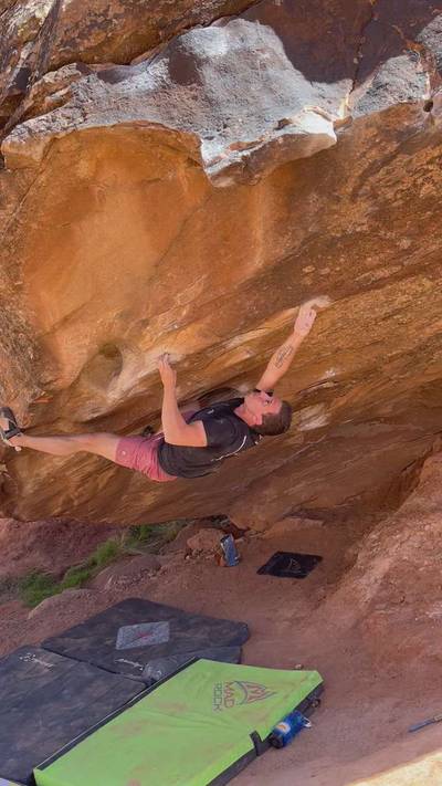 Pink Lady v6, Moe's Valley - Beta Video from Roonietunes