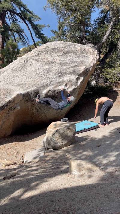 Saddle Traverse v4, Black Mountain - Beta Video from IndianapolisJones