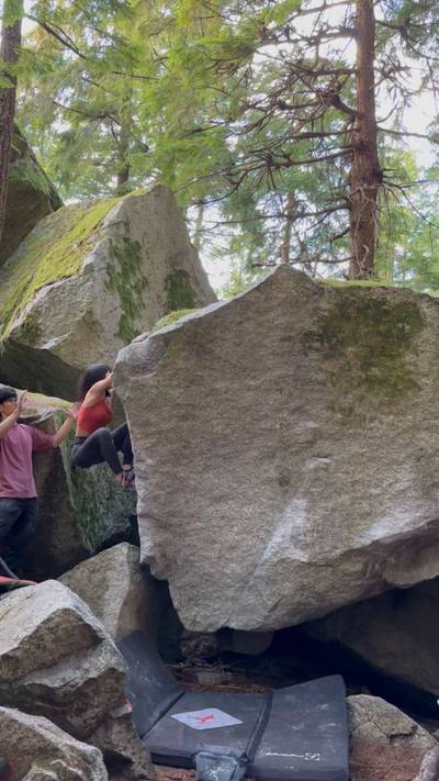 The Golden Bowl Stand v4, Squamish - Beta Video from connie.climbthenics