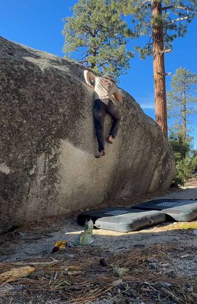 Stanage Problem v6, Black Mountain - Beta Video from FrogClimbz