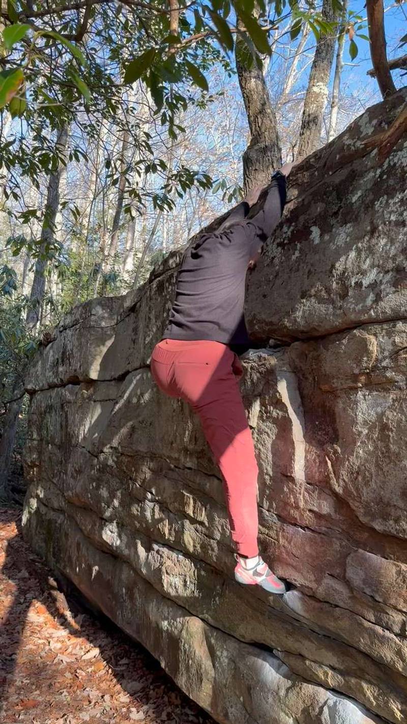 Summit or Plummet v1, New River Gorge - Beta Video from meg.ascends