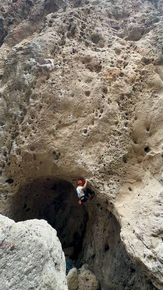Urban Struggle 5.12a, Malibu - Beta Video from sketchdan