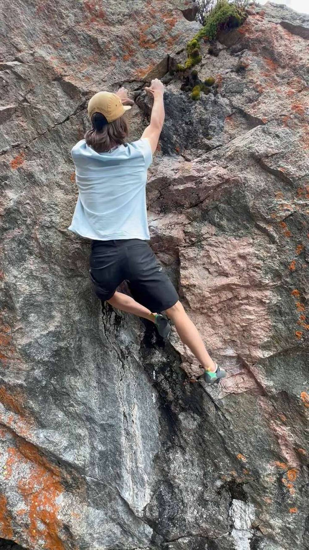 Pink Fink v6, Mt. Blue Sky - Beta Video from cmclimbs