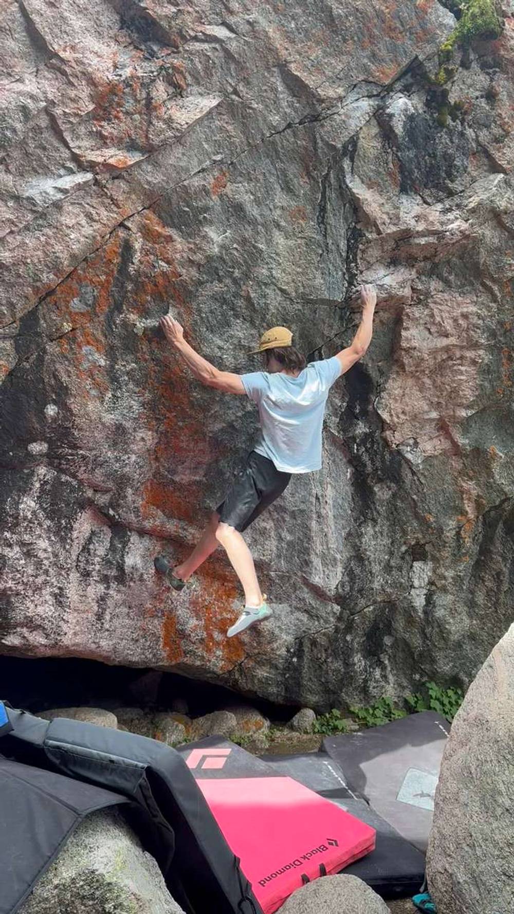 Snow White v7, Mt. Blue Sky - Beta Video from cmclimbs