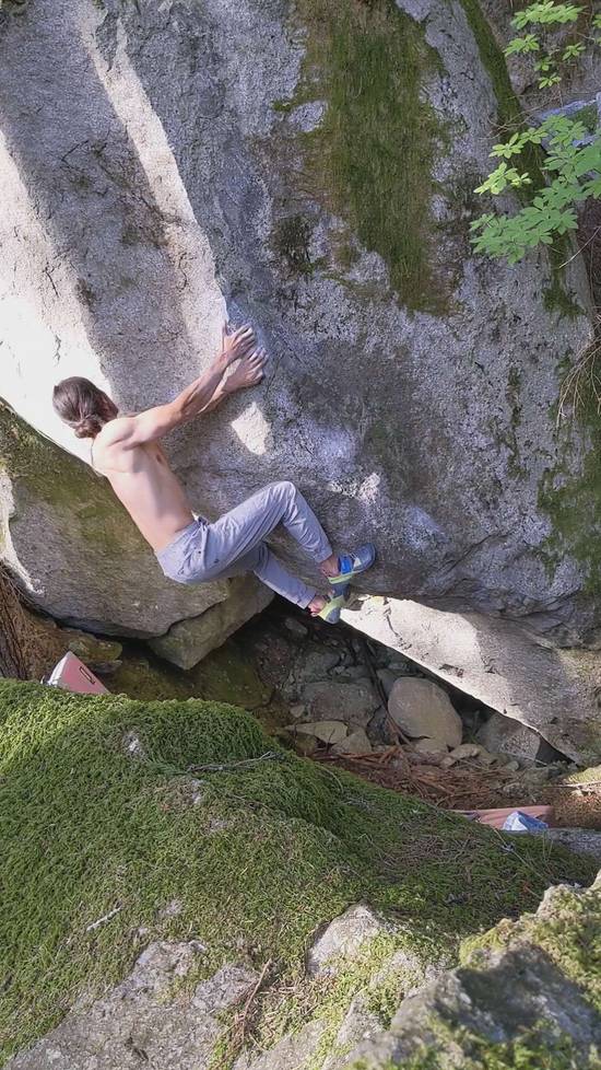 Dead End v11, Squamish - Beta Video from thegnarwall