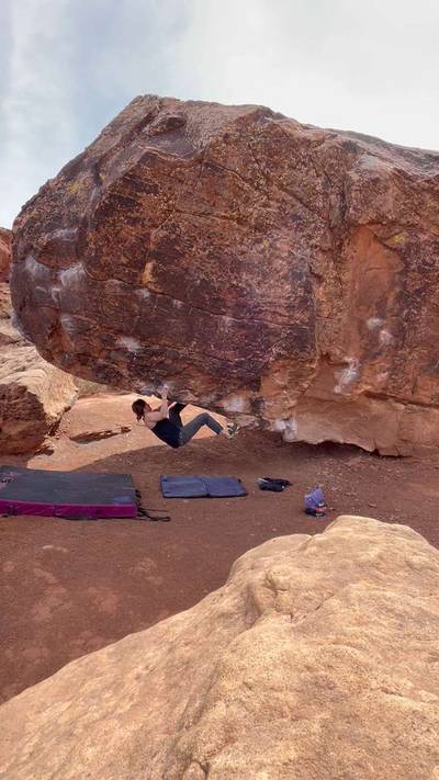 Underwhelmed v6, Moe's Valley - Beta Video from Yalowega