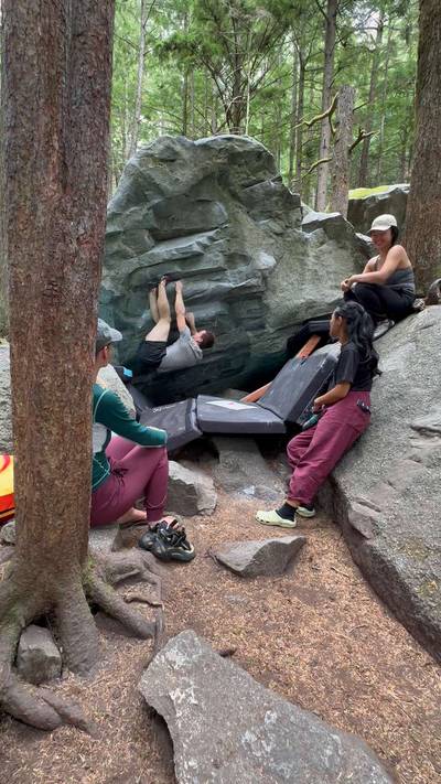Squamish Days Traverse Low v4, Squamish - Beta Video from Jer_on_the_rocks