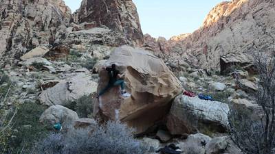 The Fountainhead v9, Red Rock - Beta Video from mylesclimbs