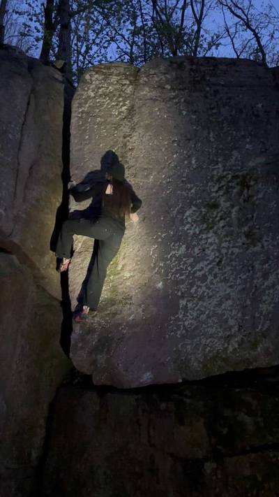 Hard Arete (AKA Close Talker) v6, Devil's Lake - Beta Video from climbsabigail
