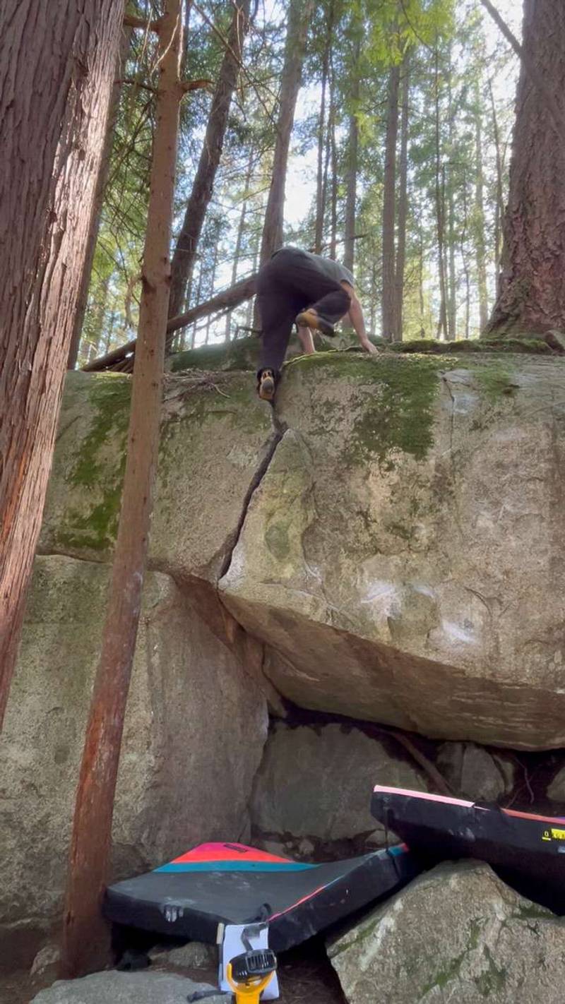 Lie-back Crack v0, Vancouver - Beta Video from long_bear