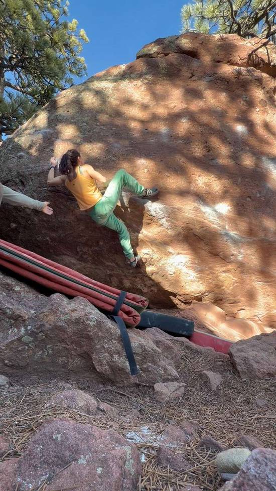 right to left red wall traverse v7, Flagstaff Mountain, CO - Beta Video from lilyswann