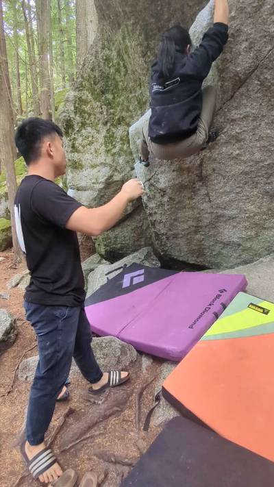 Heartbreak Hotel v2, Squamish - Beta Video from ChickenOnTheRocks