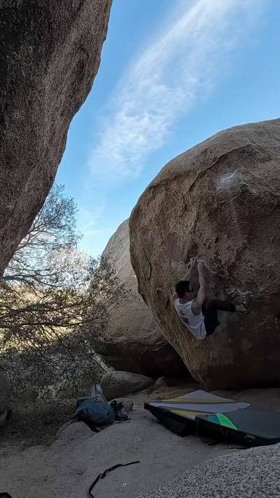 False Blockhead Sit v5, Joshua Tree - Beta Video from phil_leaps_uphill