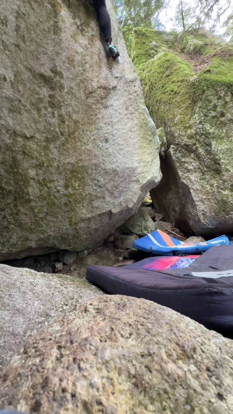Blowhole v2, Squamish - Beta Video from mountainmarie