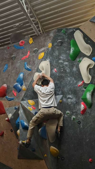 White v7, Hogtown Boulders - Beta Video from Jasssson