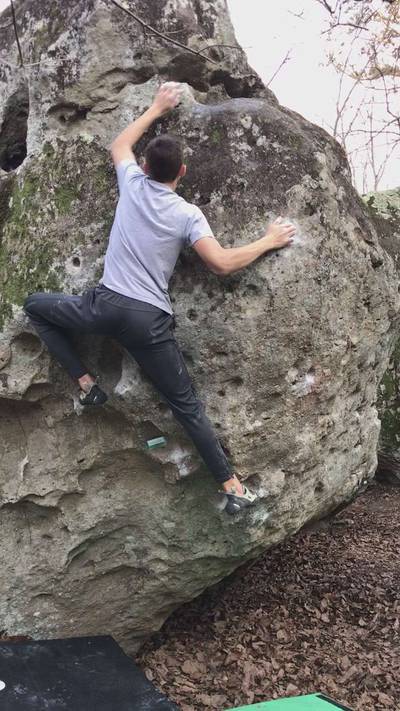 Cobble v5, Hospital Boulders - Beta Video from Isaac227