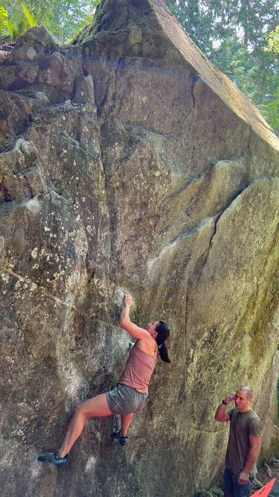 World's Best Boulder Problem v4, Squamish - Beta Video from Nefka