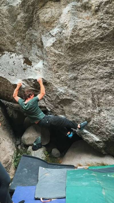 No Excuse Low v8, Squamish - Beta Video from MorganP