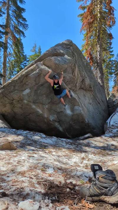 The Nose Left v4, Lake Tahoe - Beta Video from capt.adventurepants