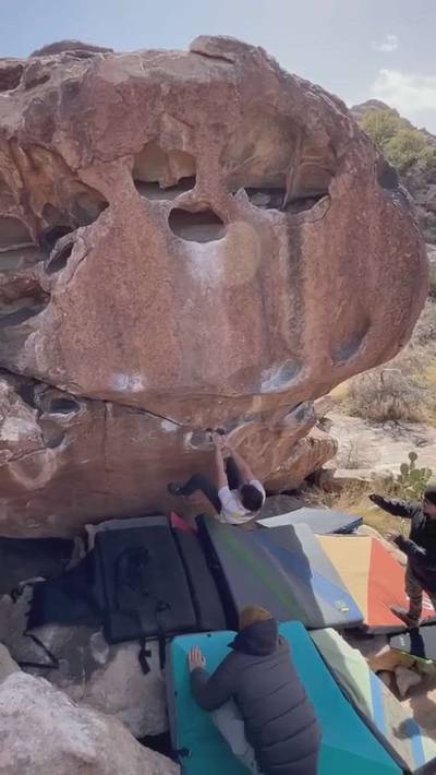 T-Bone Shuffle v4, Hueco Tanks - Beta Video from capt.adventurepants