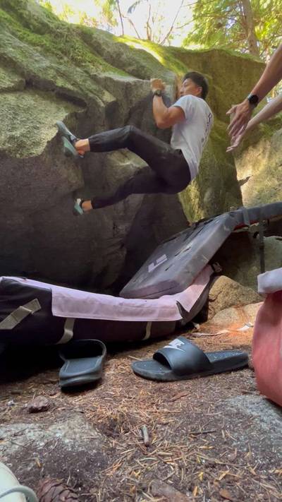 Largonian Bulge v2, Squamish - Beta Video from BoggerBoulders