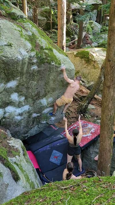 Mr. Bigglesworth Low v10, Squamish - Beta Video from CarsonClimbs