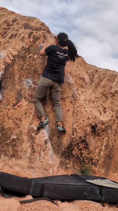 Red Ball Jets v1, Red Rock - Beta Video from mijia_climbs