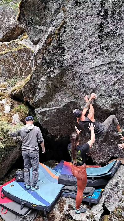 Fisticuffs v6, Squamish - Beta Video from Boulderninja
