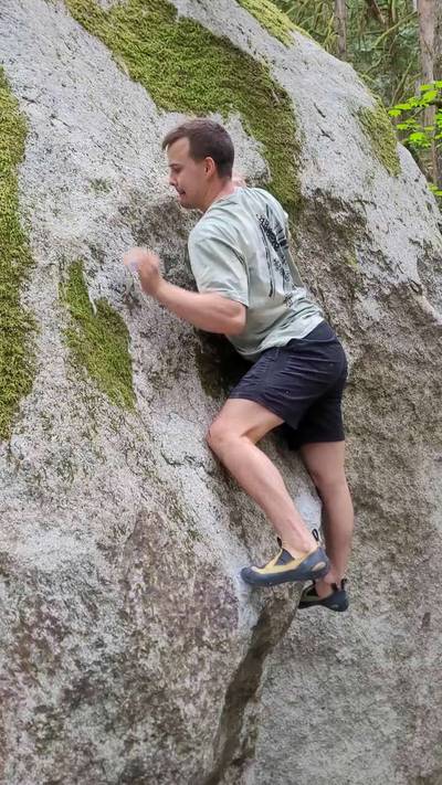 Ride the Waves v7, Squamish - Beta Video from CarsonClimbs