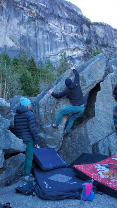 The Sickle v3, Squamish - Beta Video from CarsonClimbs