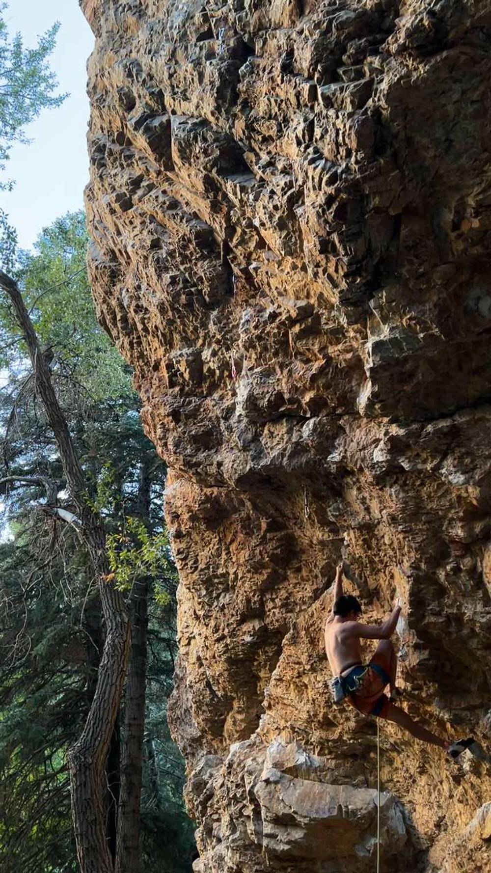 Left Pile 5.12b, Big Cottonwood Canyon - Beta Video from JohnNguyen