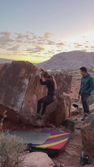 Pink Voltage v4, Red Rock - Beta Video from annaclimbing