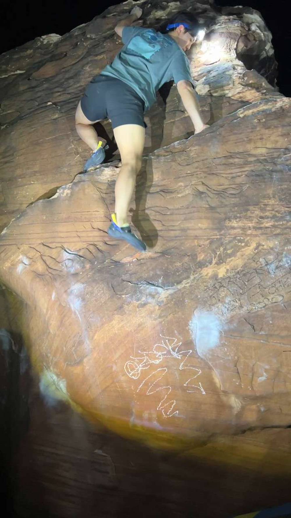 Vigilante - Far Right v1, Red Rock - Beta Video from lexgoclimb