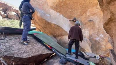 S-Curve v6, Hueco Tanks - Beta Video from lessernick12