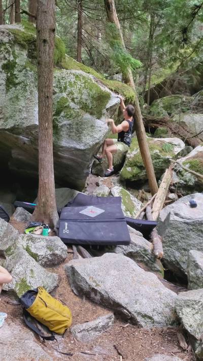 Anubis v7, Squamish - Beta Video from CarsonClimbs