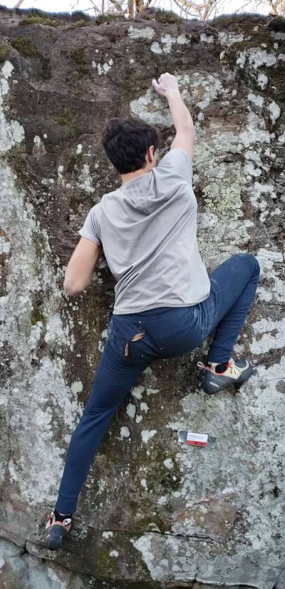 Nightshade v1, Hospital Boulders - Beta Video from Mjclimber