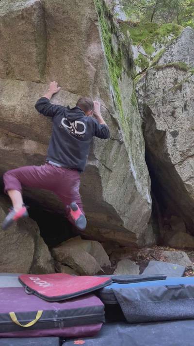 Warp Spasm v7, Squamish - Beta Video from austinclimbing