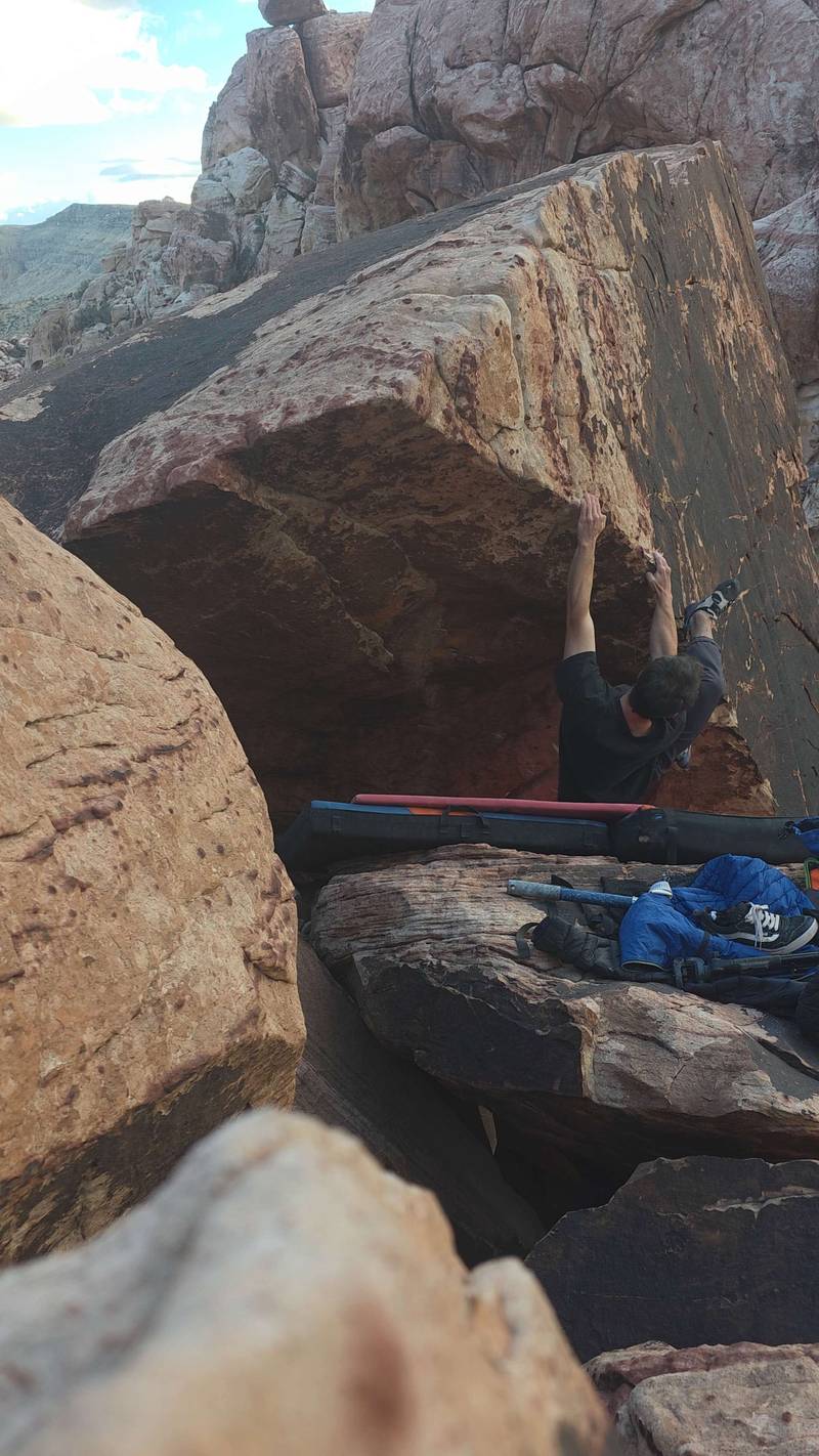 Kissing Butterflies v3, Red Rock - Beta Video from TinyDynos