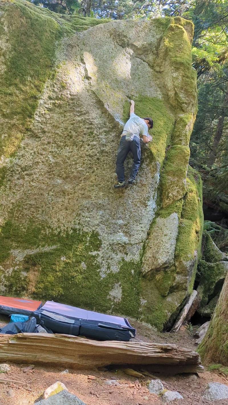 Amphitheatre Right v4, Squamish - Beta Video from lukedb