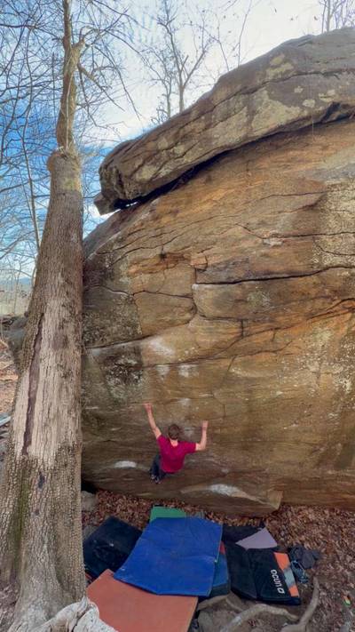 Pit BBQ v6, Rumbling Bald - Beta Video from griffin.climbs