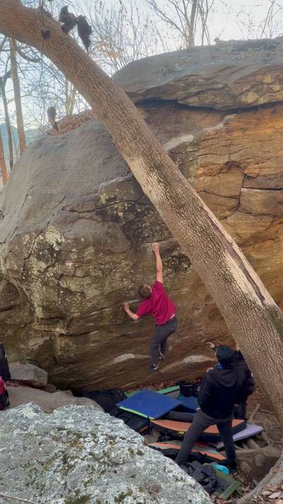 Grease Pit v6, Rumbling Bald - Beta Video from griffin.climbs