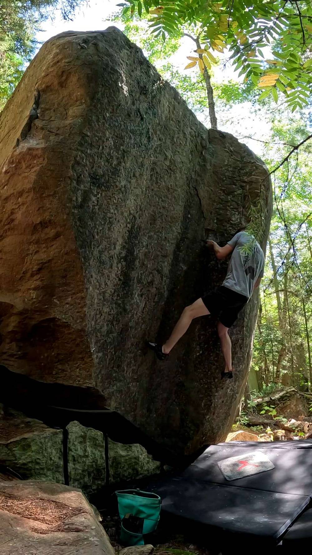 The Foreman v6, The Nooks - Beta Video from ClimbingCucumber