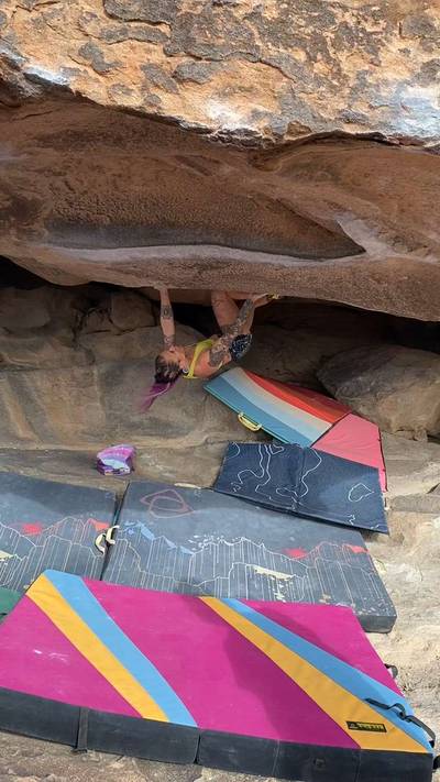Moonshine Roof v4, Hueco Tanks - Beta Video from Caroleeena