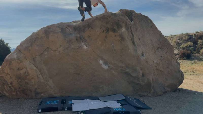 Slant Rock Arete v1, Stoney Point - Beta Video from breakingbeta