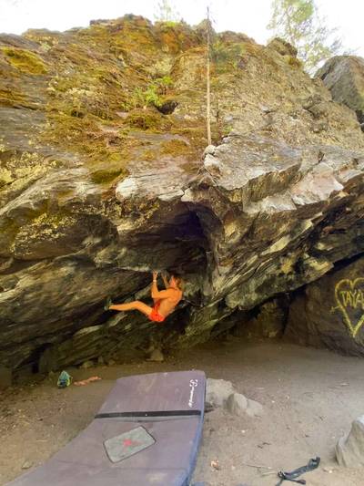 Schist Cave Left v9, Leavenworth - Beta Video from vogester
