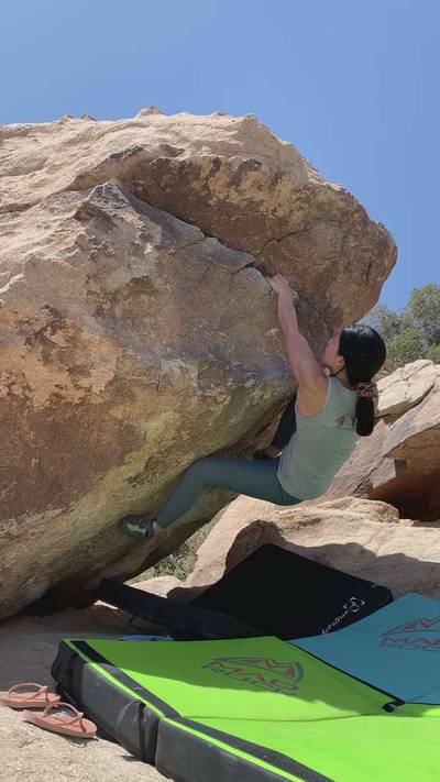 Tilto-Meter Left v1, Joshua Tree - Beta Video from bouldering_dumpling