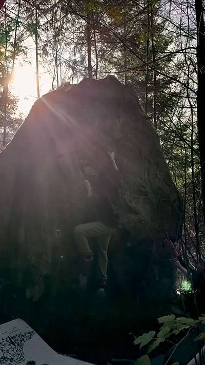 Offa' My Cloud v3, Gold Bar - Beta Video from connie.climbthenics
