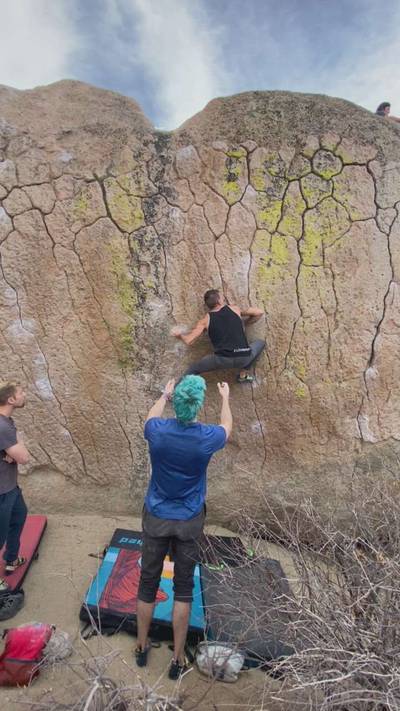 Green Wall Center v6, Bishop - Beta Video from routesetter